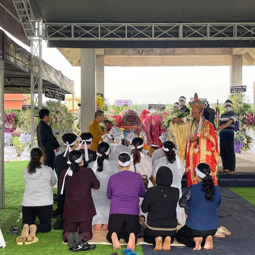Khuôn viên nghĩa trang 4